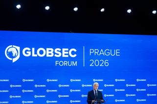 Pavel trvá na své účasti na summitu NATO, jinak se obrátí na ÚS | ČeskéNoviny.cz